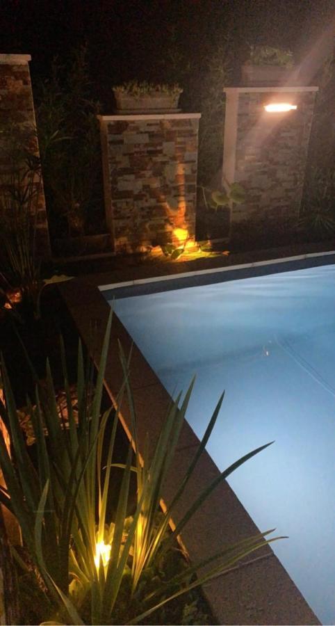 La Suite De Charme Du Mas De La Fontaine De Jonquier Avec Spa Privatif Seguret Luaran gambar