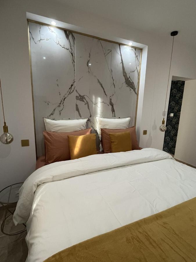 La Suite De Charme Du Mas De La Fontaine De Jonquier Avec Spa Privatif Seguret Luaran gambar