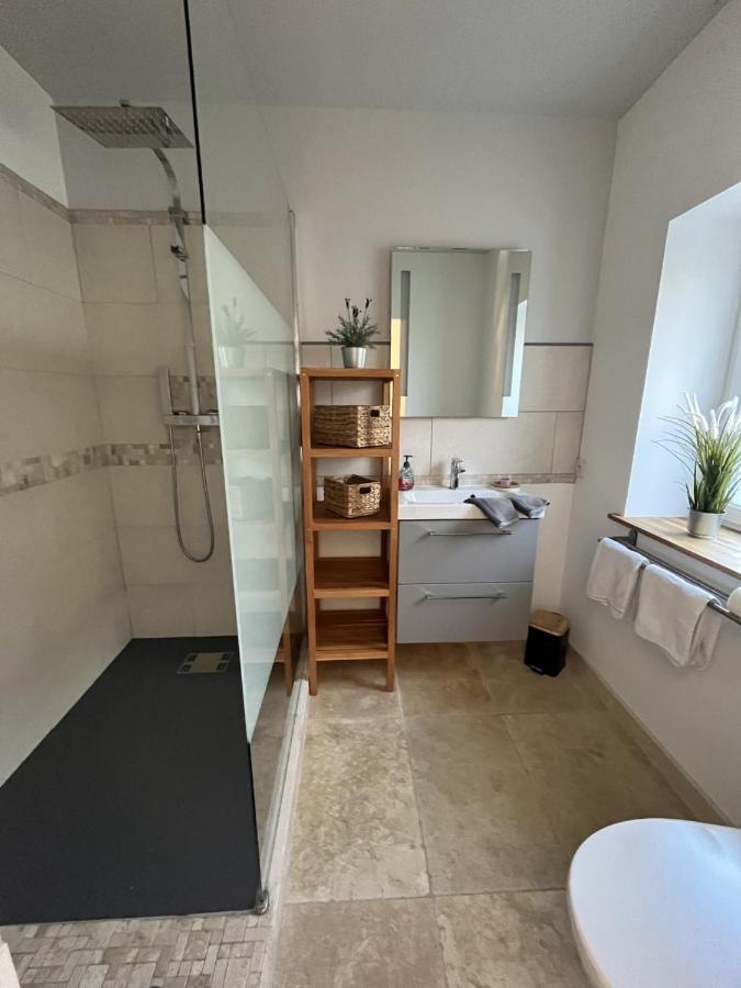 La Suite De Charme Du Mas De La Fontaine De Jonquier Avec Spa Privatif Seguret Luaran gambar